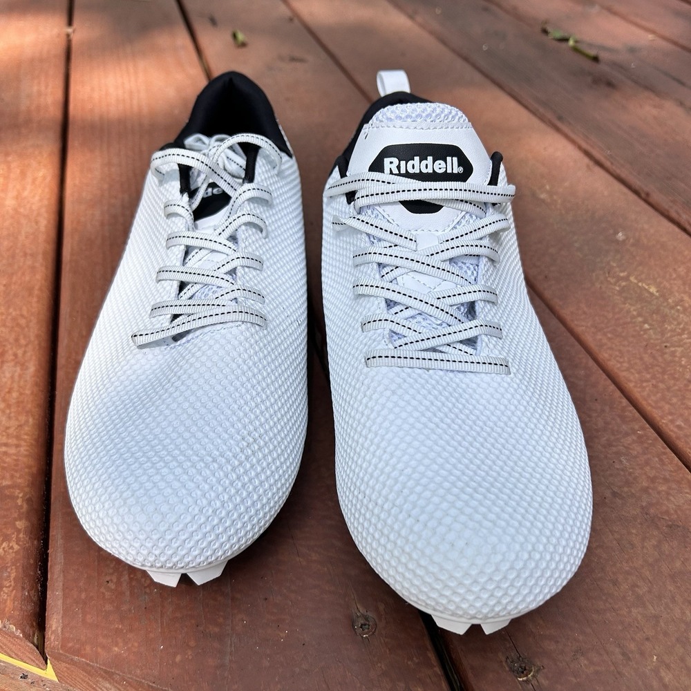 Riddle Football Cleats Low top White NWOT 11.5 D